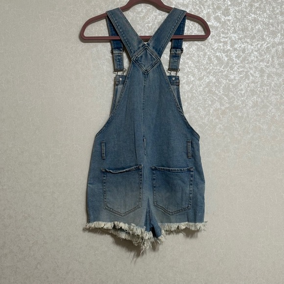 Wild Fable Denim Bib Overalls Distressed Frayed Hem Shorts Shortalls Romper Sz S - Picture 2 of 5
